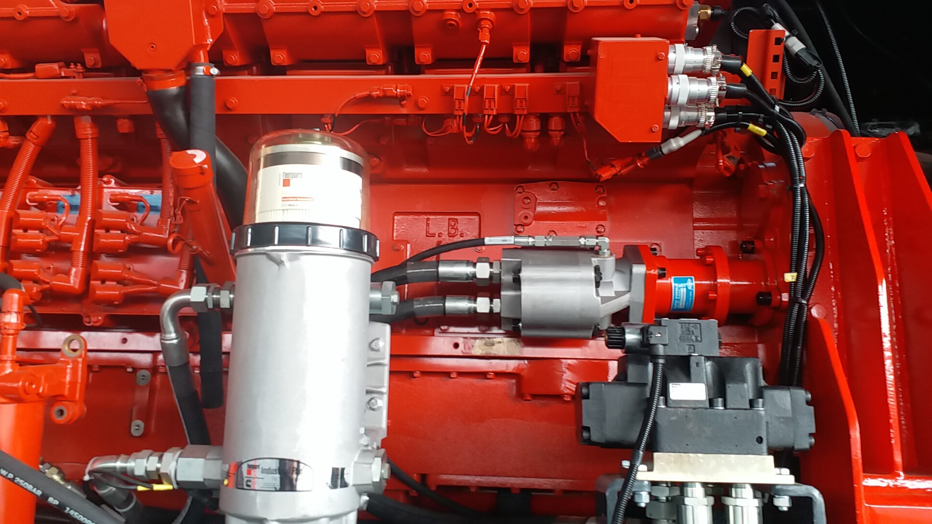 康明斯KTA38、KTA50、QSK50液壓?jiǎn)?dòng)馬達(dá)總成